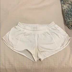 Lulu lemon hotty hot short 2.5